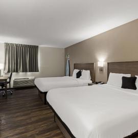 Red Lion Inn & Suites Caseyville، فندق في Caseyville