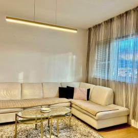 Apartmani Andrić - Stylish & Peaceful Apartment with Free Parking - 10 min Walk to Old Town, hotel in Trebinje