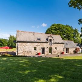 À L'orée Du Bois, hotell i Pommerit-le-Vicomte