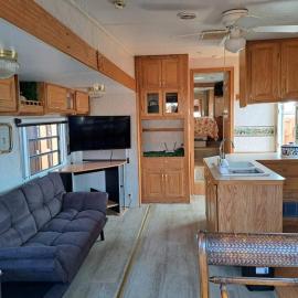 Sunset Trailer Park RV # 3 – hotel w mieście El Suazal