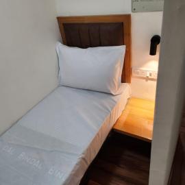 Galaxy Cabin Stay And Dormitory, hotel a Bombai