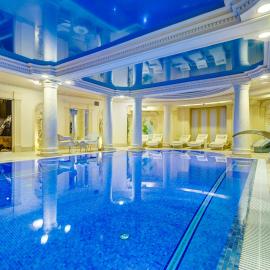 Pałacyk Otrębusy Business & Spa, hotel di Otrębusy
