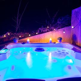 Viesnīca Maen Glas I Jacuzzi & Grand domaine pilsētā Lanvéoc