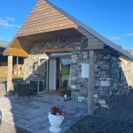 Welcome to DC's Cottage, hotel in Holycross