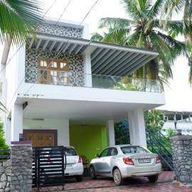 Oxygen Home Stay، فندق في Agali
