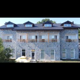 Bujtina Te Mulliri, hotel en Guri i Bardhë