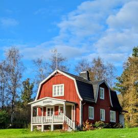 Charming Swedish Cottage from 1909, Hotel in Markaryd