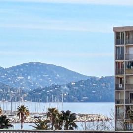 studio avec coin nuit, 100 m de la mer, hotel in Le Lavandou