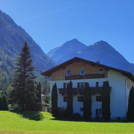 Ferienhaus Lechtaler Alpen, ξενοδοχείο σε Bach