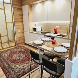 Gran apartamento ideal grupos muy cerca Barcelona, hotel in Badalona