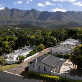 Aan de Heuvel Self-Catering Cottages, hotel in Swellendam