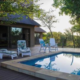 Duiker lodge, hotel in Mmukubyane
