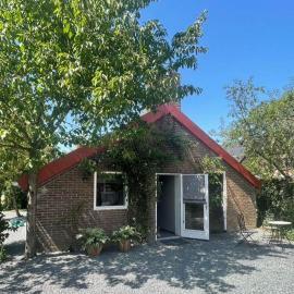 Bed & Breakfast+ De Kooimolen, Hotel in Dreumel