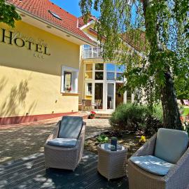 Hotel Penta Lux, hotelli kohteessa Tata