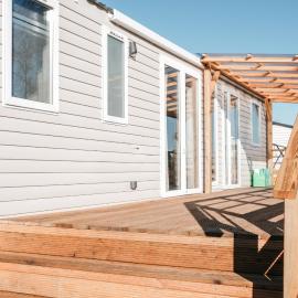 Pivoine - Camp La Belle Vie، فندق في بردورف