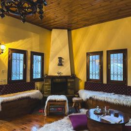 “White Mountain”, Pisoderi, hotell Pisoderis