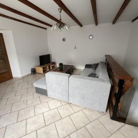 Maison proche de la campagne au calme 7-8 personnes, hotel en Cambon