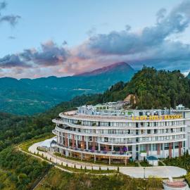 Lady Hill Sapa Resort, hotel di Sa Pa