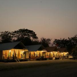 อิงน้ำท่าจีน (ท่าจีนรีสอร์ท), hotel sa Suphan Buri