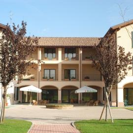 Hotel Conteverde, ξενοδοχείο σε Montecchio Emilia