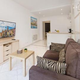 COSY STUDIO - Résidence front de mer - Menton, hotell i Menton