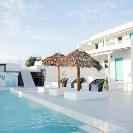 Woywoy Paradise, hotel u gradu Bira