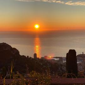 F1 4-Bedrooms Villa with Parking, AC & Pool 8 to 10 guests