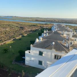 Nesha Cabanas Paradise, hotel sa Cabanas de Tavira