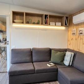 Holiday Home Tiny Haus mit schönem Seeblick by Interhome, hotelli kohteessa Wemding