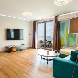 Minimal Loft Art with Sea View Over Heraklion Harbour โรงแรมในเฮราคลิโอทาวน์