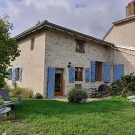 Gîte familial calme avec jardin, wifi et équipements bébé, animaux acceptés - FR-1-584-92 – hotel w mieście Saint-Germain