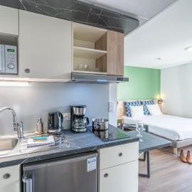 Break & Home Clermont-Ferrand - Les Carmes Dechaux Appart'Hôtel، فندق في كليرمون فيران