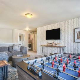 Lindenmere Estate! Chic Villa w Game Loft & BBQ