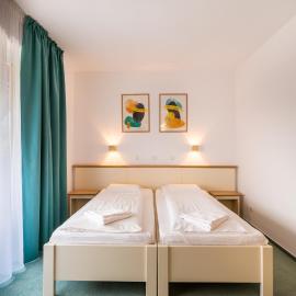 Complex Pastravaria Albota: Arpaşu de Sus şehrinde bir otel