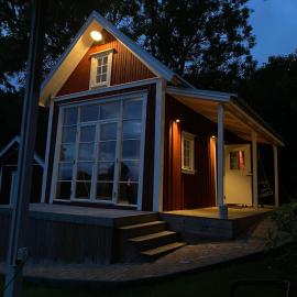 Forest house, hotel in Ljungskile