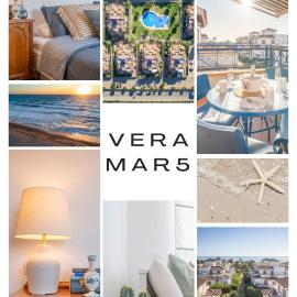 Apartamento ROSA del MAR Playas de Vera Ático en Primera Línea de Playa Piscina al Aire Libre Aparcamiento Gratuito WiFi Muy Rápido Acogedor con Calefacción