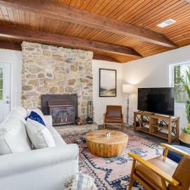 Modern Harpers Ferry Cabin w Hot Tub Deck WiFi, hotel u gradu Harpers Feri