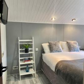 Cosy 3 Bed Lodge in Hoburne, Cotswolds, hotel a South Cerney