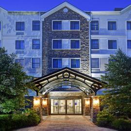 Homewood Suites by Hilton Eatontown, hotel sa Eatontown