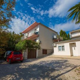 Apartments with parking space Crikvenica - 22434