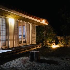 totono house 満天の星空 テントサウナ BBQ 元有形文化財を1棟貸切 うるま市 浜比嘉島, hotel di Uruma