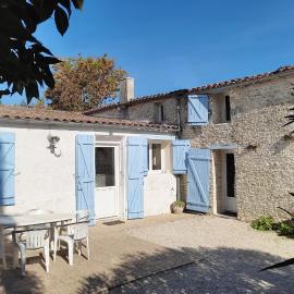 La Grange Bleue - Parking privé - A 2km de la mer