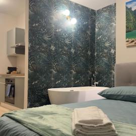 centro storico fronte lago, hotel a Trevignano Romano