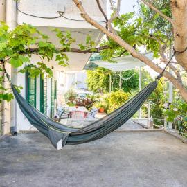 Seaview Holiday Apartments, hotell i Slatine