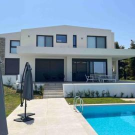 Elani New Luxury Villa, hotel a Elani