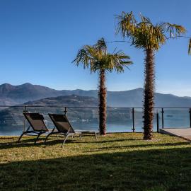 MIA ISOLA with lake view, garden and swimming pool