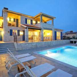 Villa Babudri near Poreč for 10 people with jacuzzi & spa, hotel a Strpačići