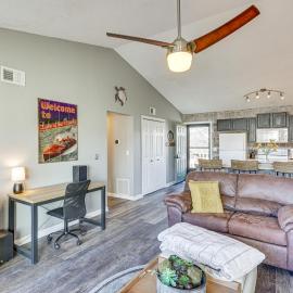 Village of Four Seasons Lake Condo w/ Pool Access!, hotel a Four Seasons