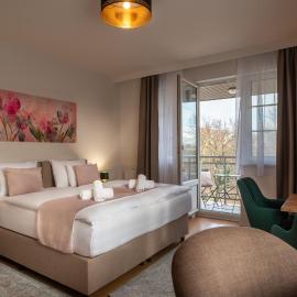 Holdvirág Hotel, hotelli kohteessa Sárvár
