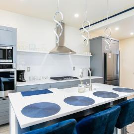 Walk to ND, Hot Tub, Lux Kitchen, Pet Friendly, hotel v destinaci South Bend